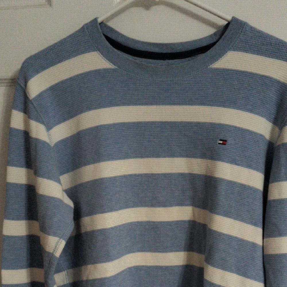 Tommy Hilfiger Men's Light Blue and Cream Striped Sweater